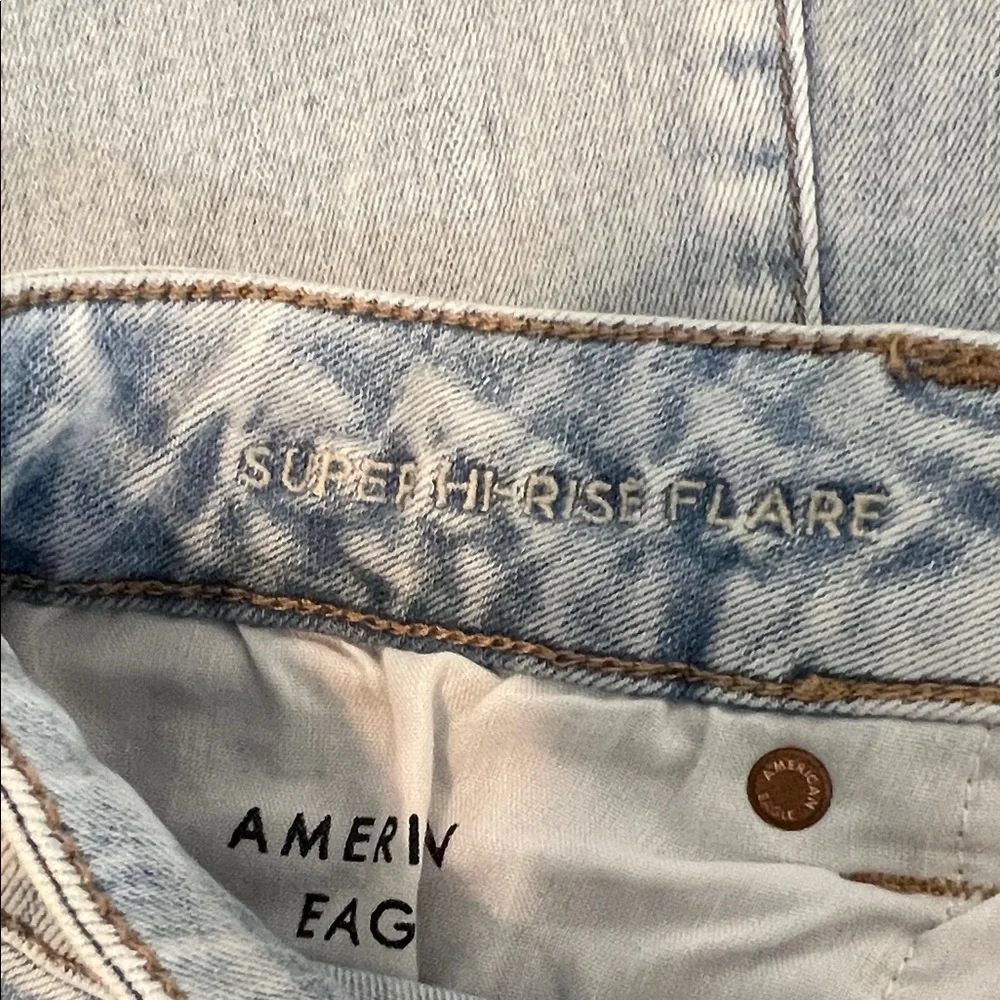 AE Light Wash Jeans - Picture 5 of 6